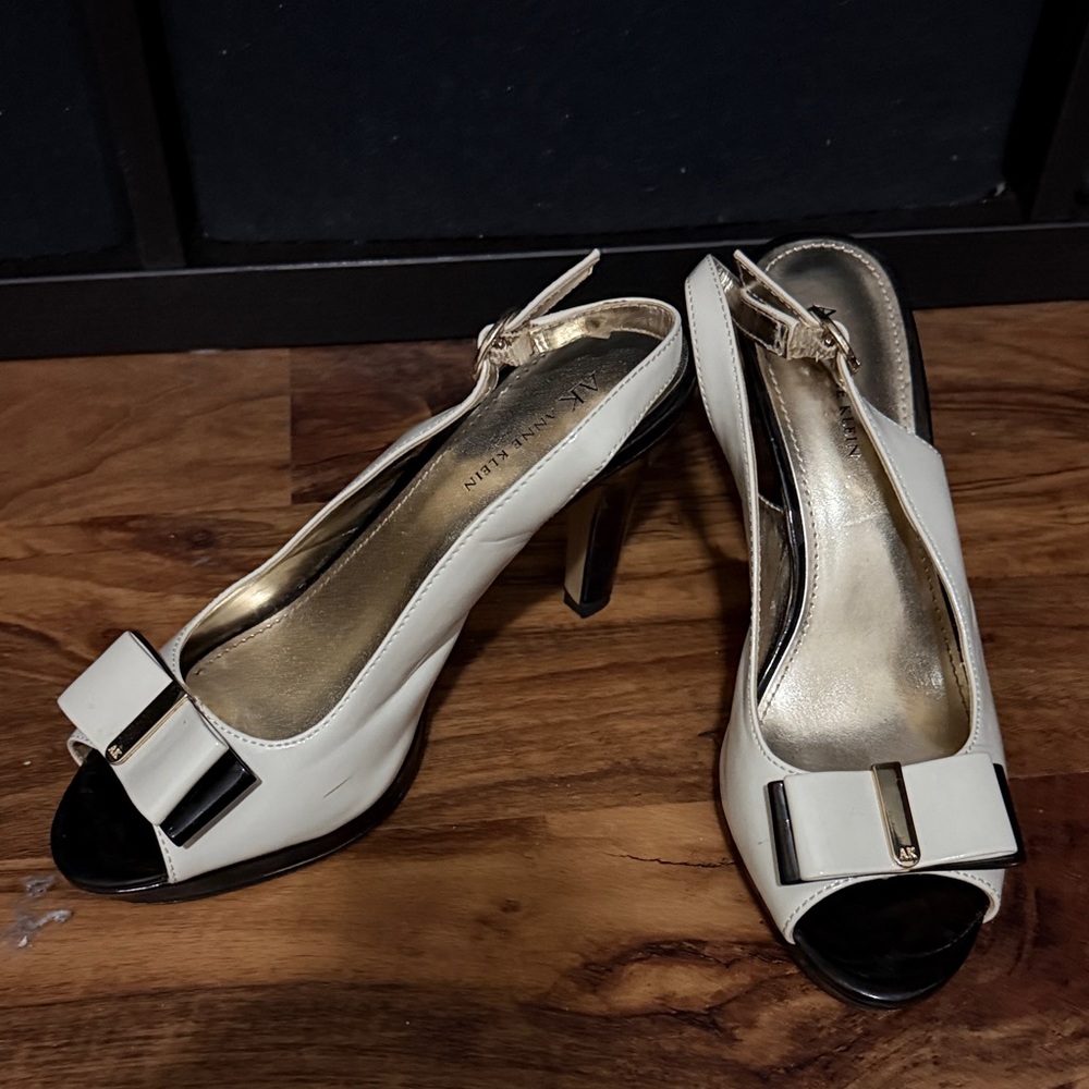 Vince Camuto White Slingback Heels with Bow